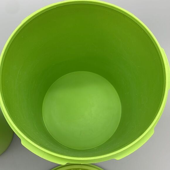 Vintage Tupperware Servalier Storage Canister Lime Green and 261 1 QT Pitcher - Picture 11 of 15
